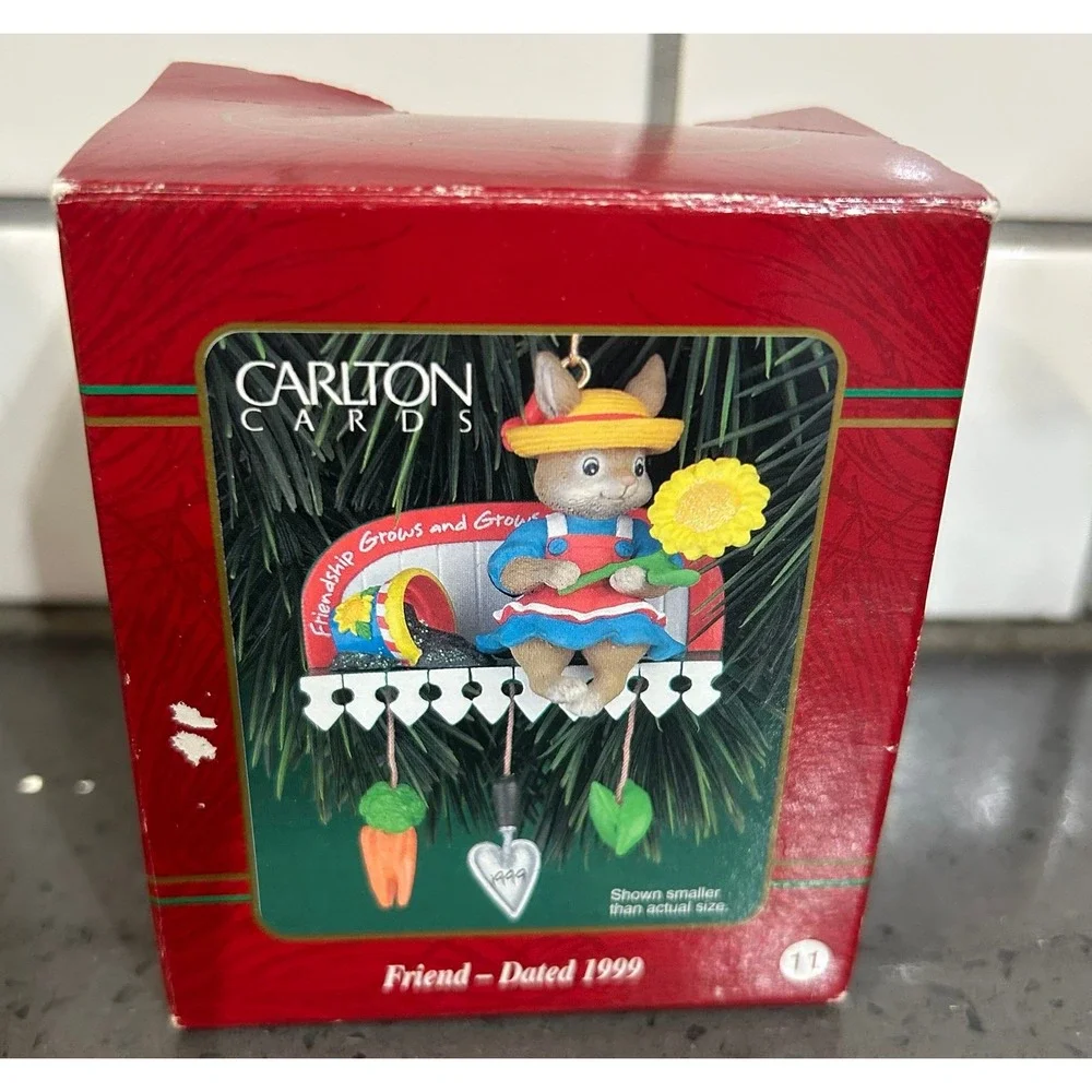 Vintage Carlton Cards 1999 Friendship grows Bunny Garden Ornament w/box